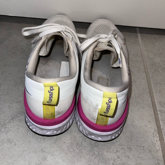 Nike React Sneakers 💖 - Picture 5 of 6